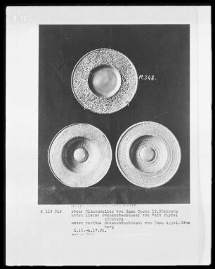 oben: Blumenteller, unten links: Ornamentschüssel, unten rechts: Ornamentschüssel
