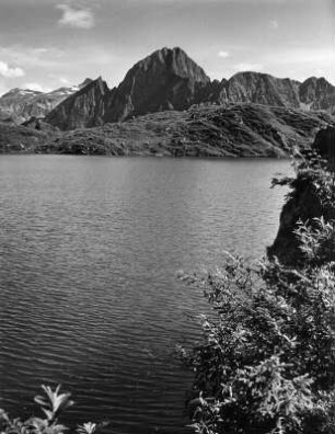Gebirgssee (vielleicht in den Allgäuer Alpen)