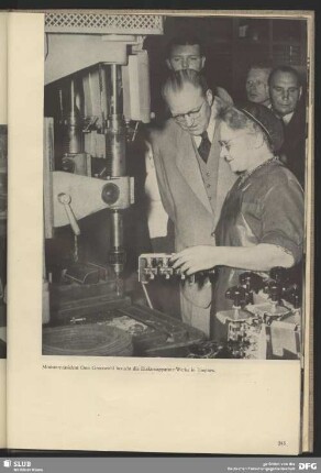 Besuch der Elektronenapparate-Werke von Otto Grotewohl