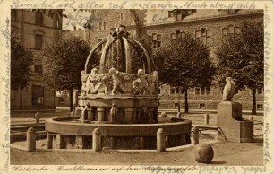 Postkartenalbum mit Motiven von Karlsruhe. "Karlsruhe. Marktbrunnen auf den Gutenbergplatz"