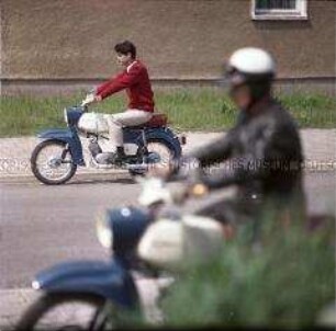 Das neue Simson Motorrad "Sperber"