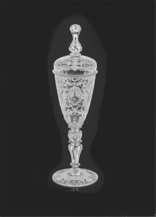 Deckelpokal (mit Medaillons der 4 Elemente Laub- und Bandelwerk)