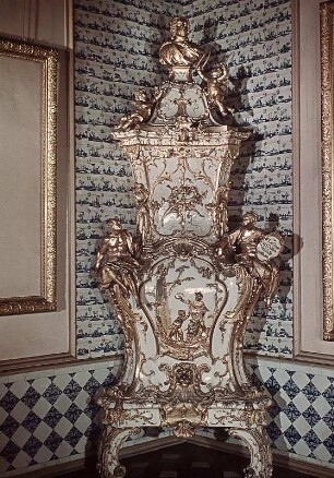 Fayence-Ofen