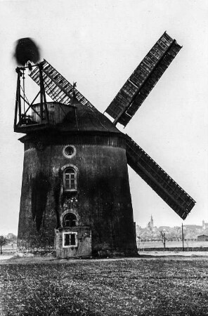 Zeithain-Lorenzkirch. Holländermühle, 1945 abgebrannt