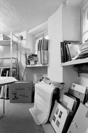 Raumsituation II : Sammlung Egidio Marzona vor dem Umzug ins Archiv der Avantgarden, Staatliche Kunstsammlungen Dresden