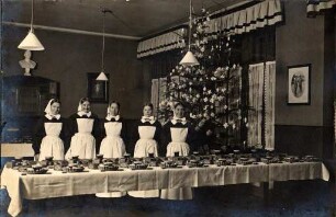 Privatalbum mit Karlsruher Motiven. Festtagstafel