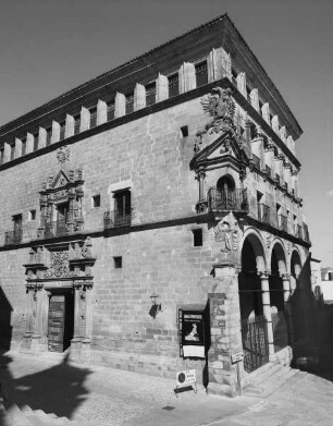 Palacio de los Duques de San Carlos