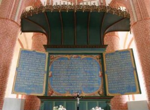 Deutschland. Niedersachsen. Norden. Evangelische Ludgerikirche. 15 Jahrhundert. Innen. Altaraufsatz