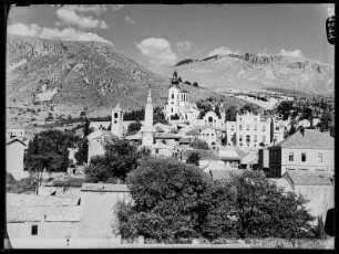 Mostar: Blick vom Minarett zur alten serbischen Kirche