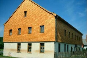 großes Haus, OG und Giebel mit Ziegelverhang