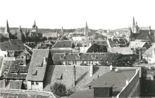 Quedlinburg. Stadtansicht mit Burgberg nach Norden