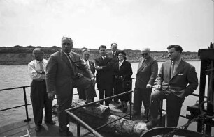 Unzhurst: Gruppe auf Ponton-Sauganlage