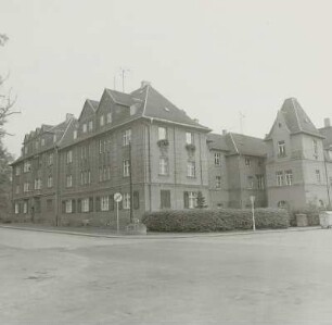 Glauchau-Gesau, Schönbörnchener Weg 1, Meeraner Straße 55, Wohnhäuser eines Wohnhofes, Eckansicht