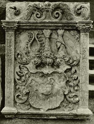 Familienwappen : Familienwappen. Sandstein (wohl um 1600). Altenberg, Kirche