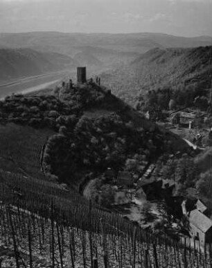 Kobern-Gondorf. Landschaft mit Niederburg (1100/1200)