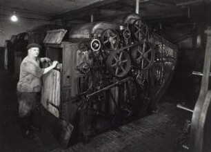 Teppichfabrik Traugott Bauch. Maschinensaal : Roßwein. Teppichfabrik Traugott Bauch. Maschinensaal