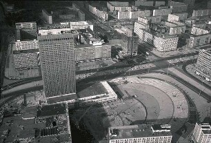 Berlin: Ost; Blick vom Fernsehturm; Alexanderplatz