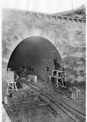 Engelbergtunnel, km 581,940 - 582,260 Nordportal