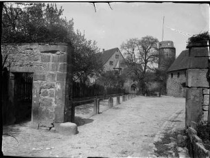 Külsheim Schloss-Burg Külsheim Ansicht Oststeite von Südosten (Toreinfahrt)