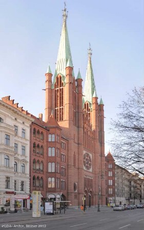 St. Bonifatius-Kirche mit Wohnanlage; Berlin, Friedrichshain-Kreuzberg