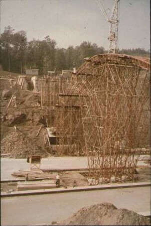 Bauwerk H 62,5, Reisberg-Überführung, Stahlrohrlehrgerüst