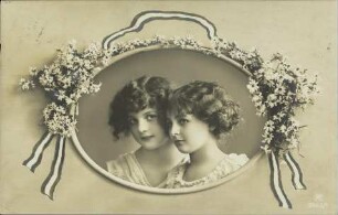 [Fotografie von zwei Mädchen]