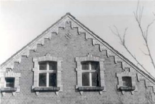 Fassadendetail in Sabrodt : Bauwesen - Exterieur. Ort: Zabrod / Sabrodt. Giebel.