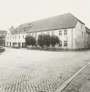Gasthaus zum Goldenen Ring : Wohnhäuser mit Läden und Gasthaus zum Goldenen Ring (18. Jh.)