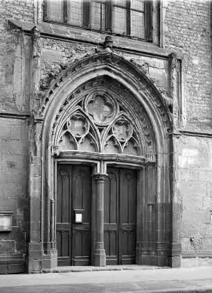 Portal einer Kirche, wahrscheinlich in Andernach