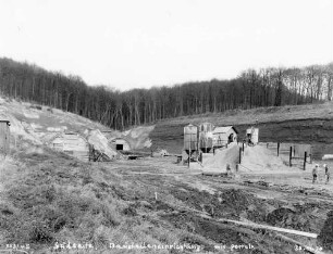 Tunnel bei Hölzern in km 528,925 Bausetlleneinrichtung (Winter), Südportal