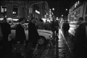 Verkehrsunfall auf der Kaiserstraße Ecke Ritterstraße zwischen einem PKW und einer Straßenbahn