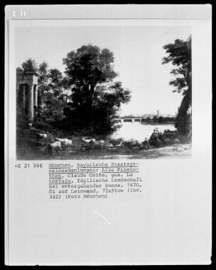 Idyllische Landschaft bei untergehender Sonne
