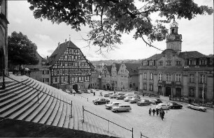 Schwäbisch-Hall: große Treppe zu St. Michael und Fachwerkhaus