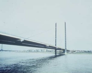Kniebrücke, Düsseldorf