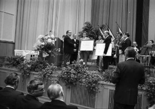 Feierstunde der Handwerkskammer Karlsruhe zum Abschluss des Prüfungsjahrs 1970 im Großen Saal der Stadthalle