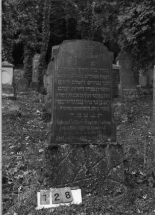 Grabstein 128