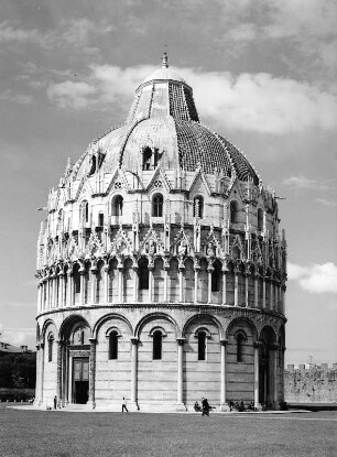 Pisa. Baptisterium San Giovanni (1152; Diotisalvi) des Domes Santa Maria Assunta