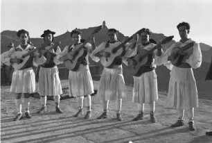 Reisefotos. Gitarren- und Mandolinenspieler (vielleicht in Atalaya (Gran Canaria))