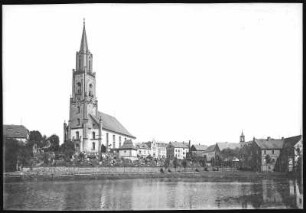 Neugersdorf. Kirche und Teich