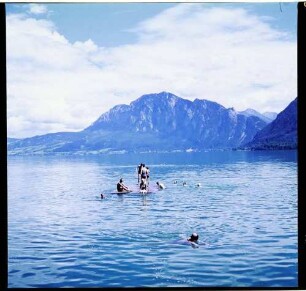 Burgau: Badende im Attersee