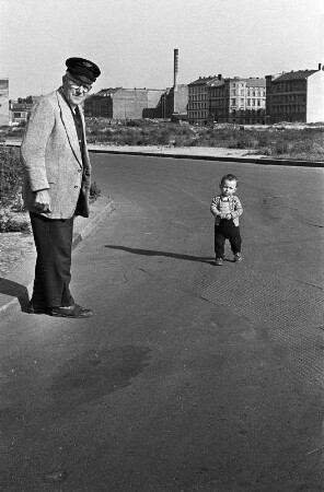 Berlin-Kreuzberg : In Berlin-Kreuzberg, an der Lindenstrasse: Besselstrasse (?), Blick nach Südosten