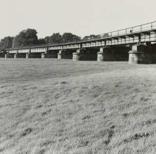 Kössern, Eisenbahnbrücke