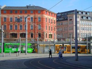 Plauen - Umsteigestelle der Straßenbahn : Straßenbahnhaltestelle. Aufgenommen am 28. März 2012 in der Innenstadt von Plauen im Vogtland
