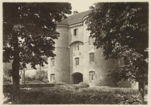 Ostpreußen. Frauenburg am Frischen Haff. Ansicht des Portals zum Hof des von 1329 bis 1388 errichteten Frauenburger Doms