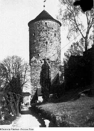 Bautzen. Nikolaiturm (1522 Umbau). Blick vom Nikolaifriedhof