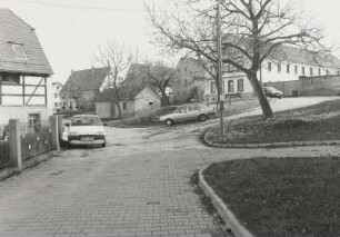 Mobschatz, Dorfplatz : Mobschatz (Kreis Meißen-Radebeul), Dorfplatz, Blick gegen Bauernhof, Nummer 15
