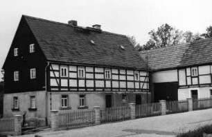 Tharandt-Grillenburg. Alte Schmiede gegenüber von Gasthof und ehemaliger Mühle, am Grunder Weg