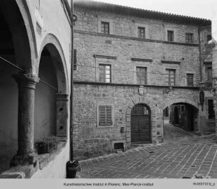 Palazzo, Castel del Piano