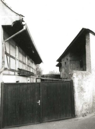 Dresden-Kaditz, Grimmstraße 88. Gehöft der Dorfschmiede (1. H. 19. Jh.)