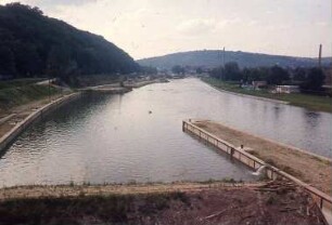 Oberesslingen, unterer Vorhafen, flussabwärts